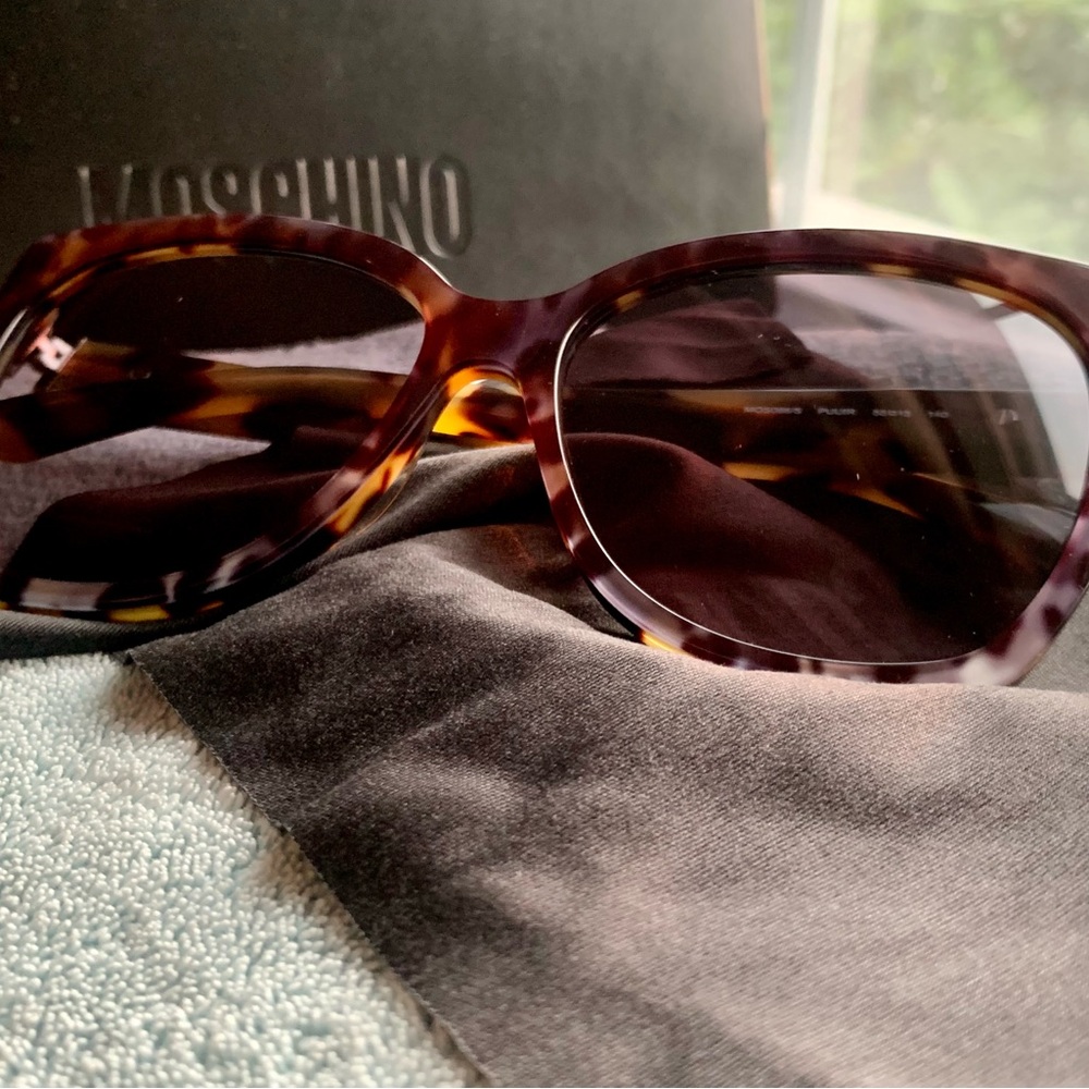Moschino Tortoise Patterned Sunglasses